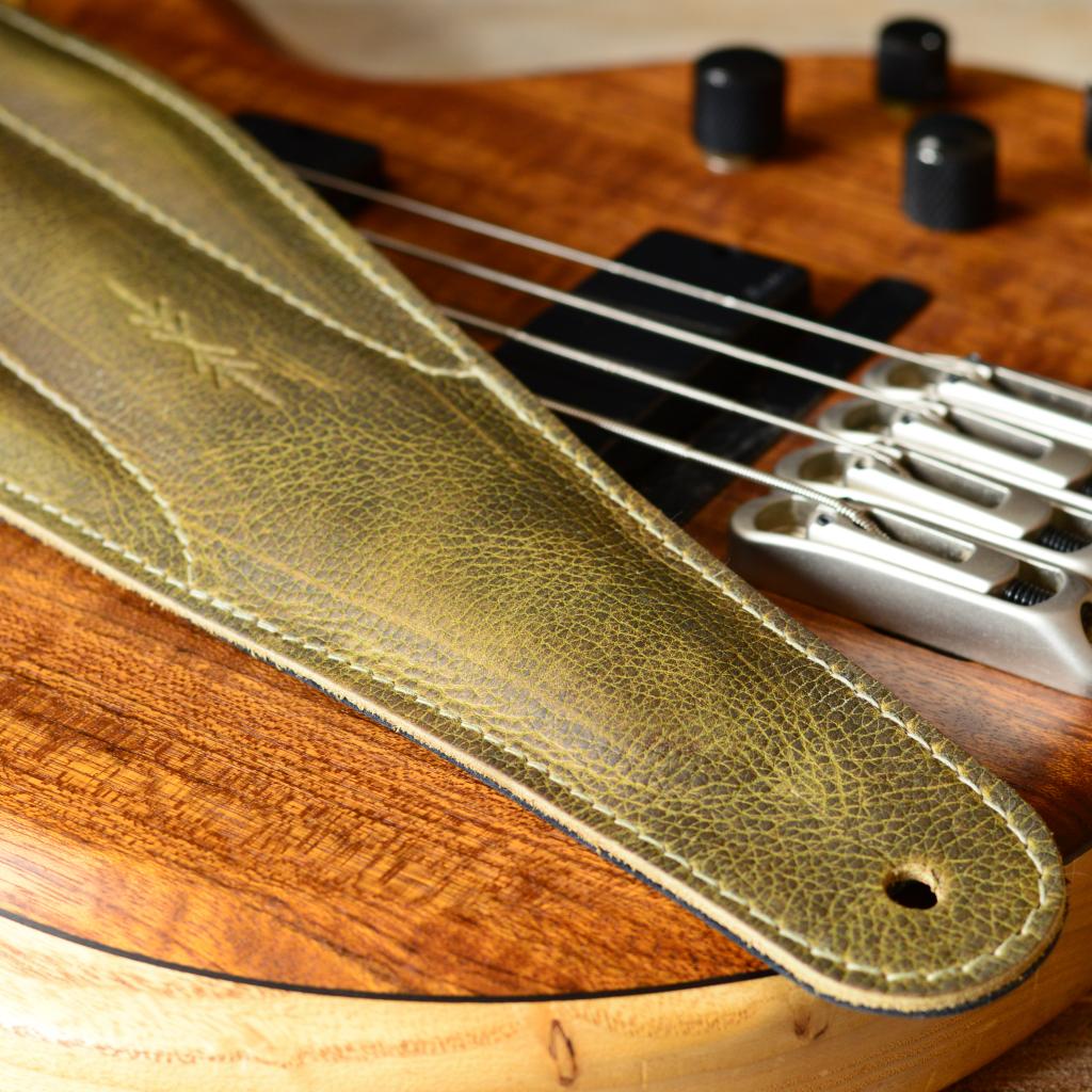 BS64 Superwide Leather Bass Guitar Strap by Pinegrove