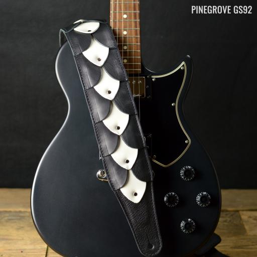 GS92 Dragon Skin Guitar Strap - Black &amp; White