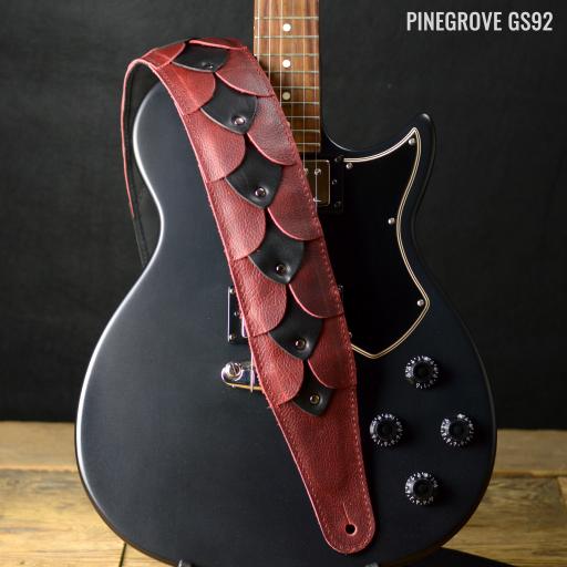 GS92 Dragon Skin Guitar Strap - Dark red &amp; black