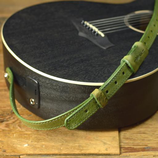 GS88 green guitar strap DSC_0991.jpg