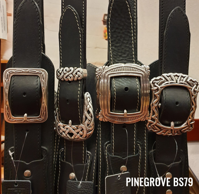 Pinegrove BS79 black guitar strap with buckles